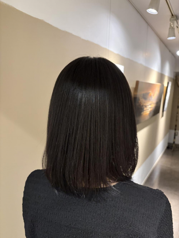 落ち着きと透明感のグレーカラー