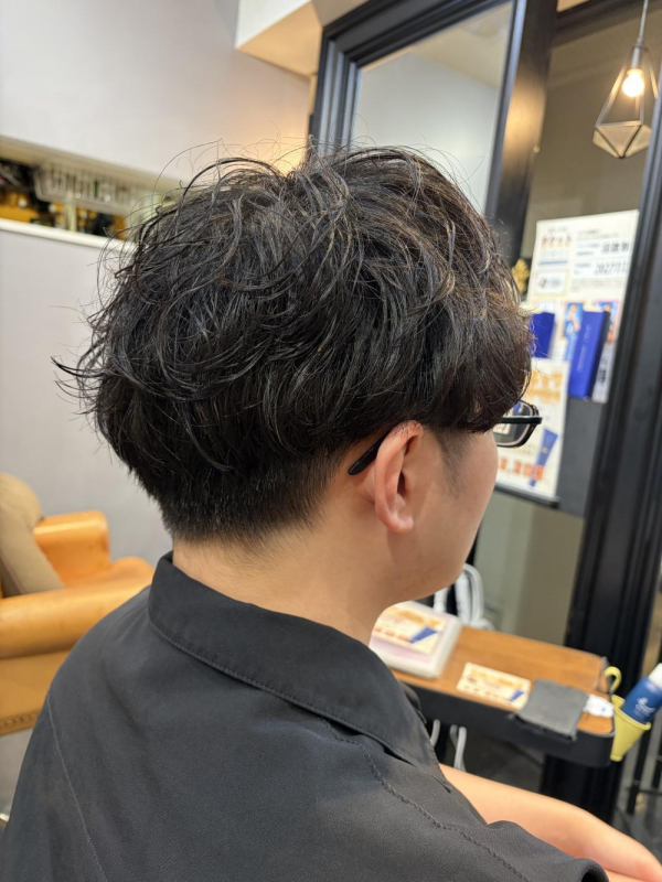朝のセットが楽になるメンズパーマ