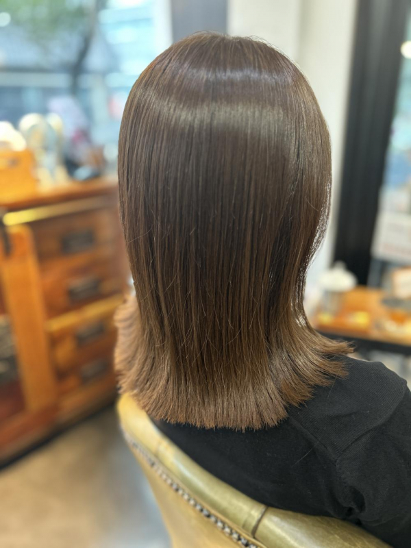 乾かすだけでまとまる◎艶感を楽しむ大人カラー