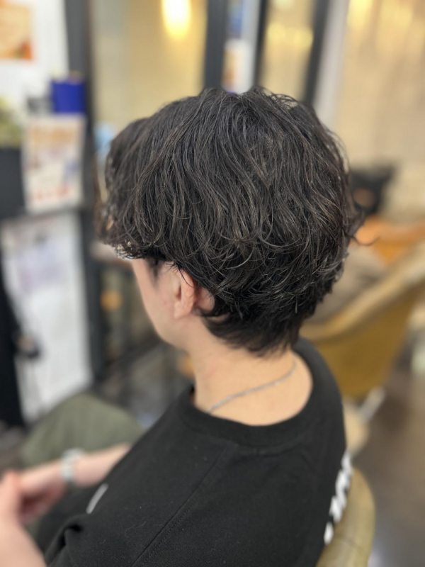 メンズパーマで朝のスタイリングを簡単に