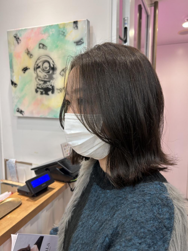 オリーブベージュ