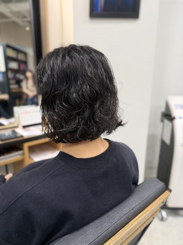 自然体でカッコいいくせ毛スタイル