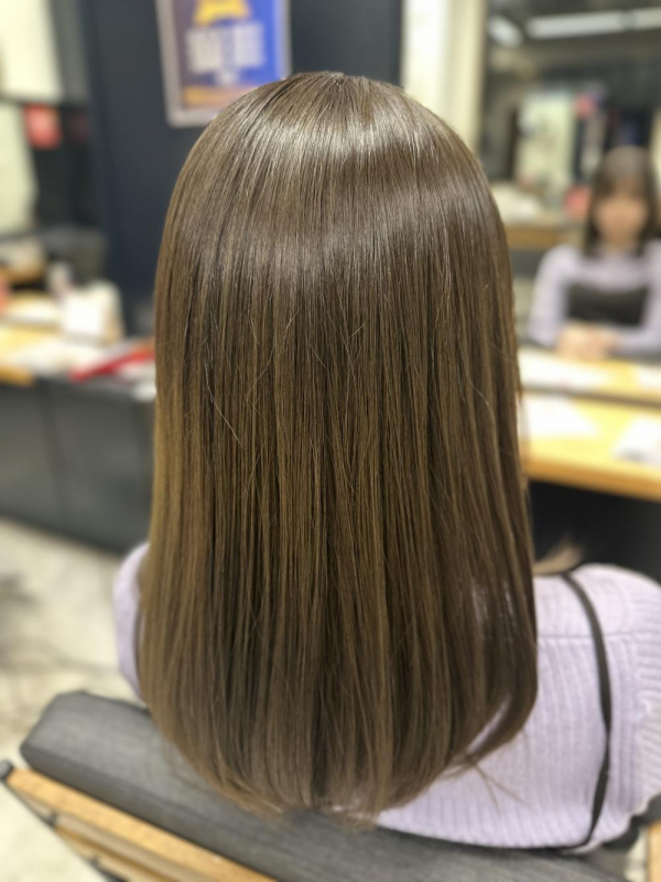 冬の透明感カラー。やわらかオリーブ