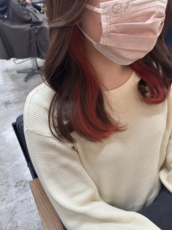 ポイントで派手カラー