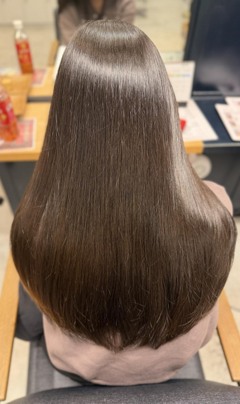 思わず触れたくなる美髪ロング