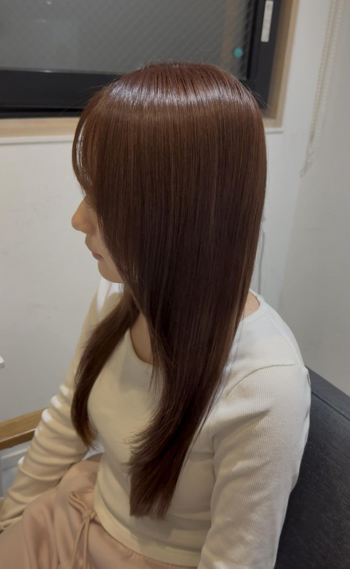思わず触れたくなる艶髪ショコラブラウン