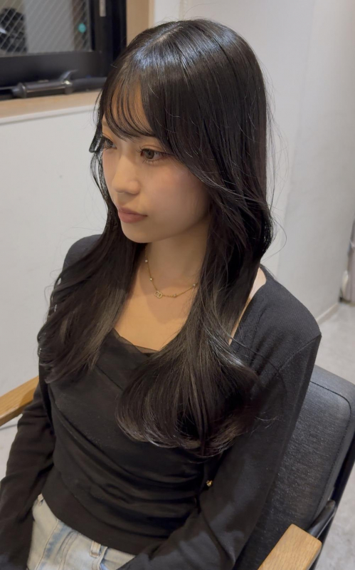 就活でも真っ暗すぎないグレージュ